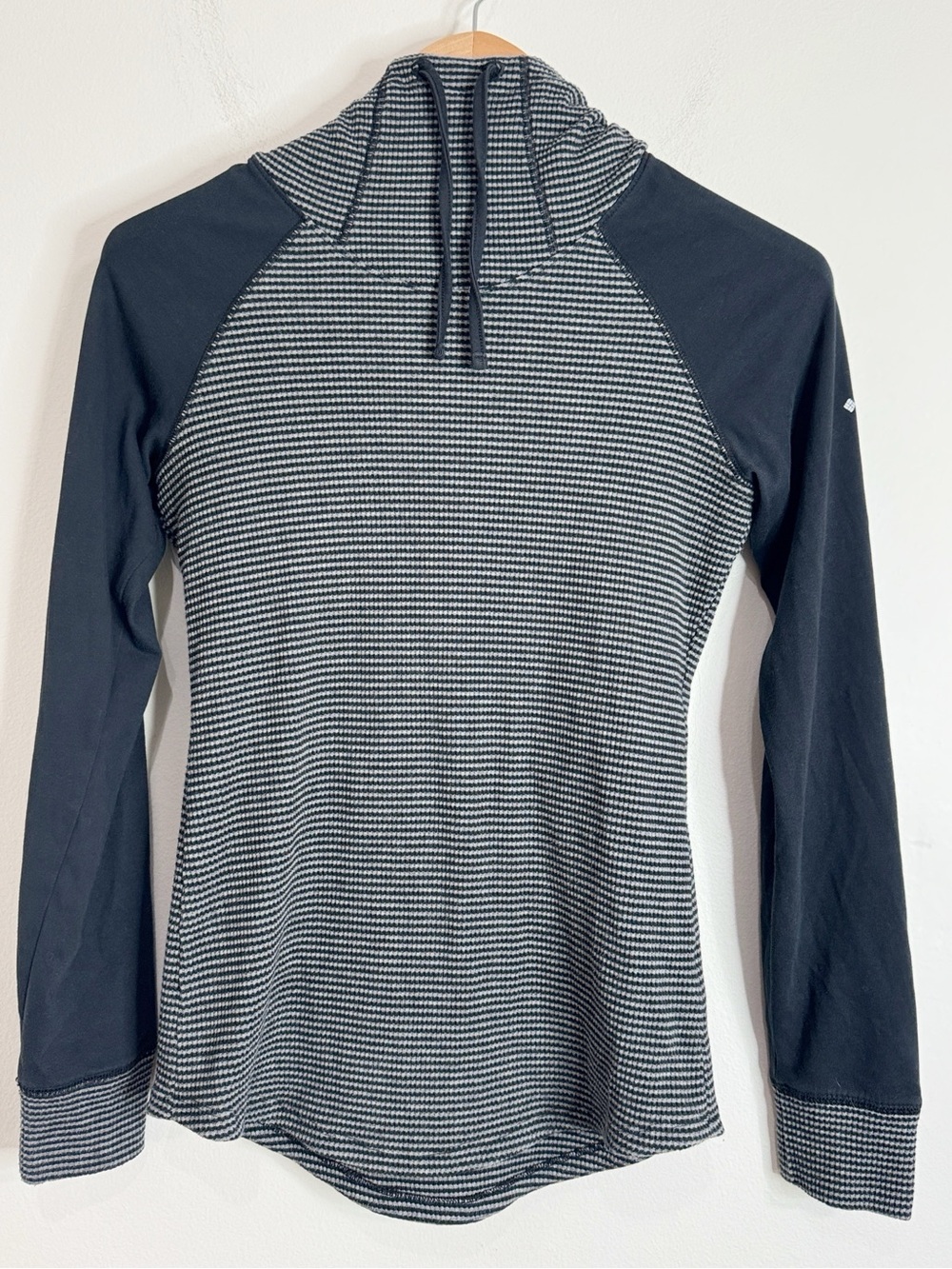Columbia Black & Gray Striped Hooded High Neck Drawstring Rib Longsleeve Top S